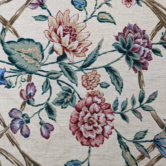 *SOLD* Vtg fabric Ramm 'Alfriston' 4yds. New w/ samples! - Picture 8 of 9